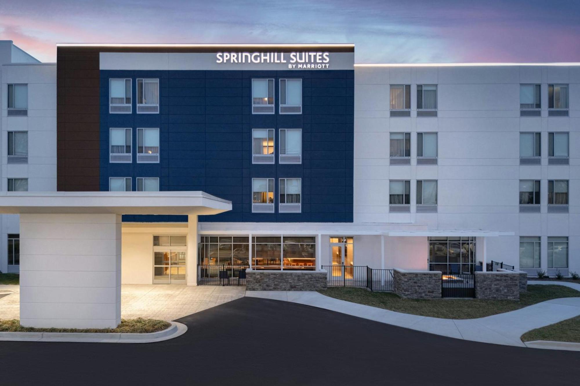 Springhill Suites By Marriott Lexington Frankfort Exterior photo